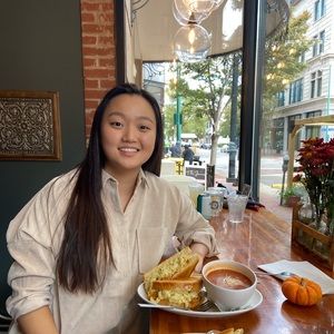 Meet your Posher, Julie